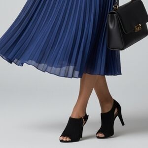 Anne Klein | EUC | Black Suede with Gold Buckle | Heels | Size 9M